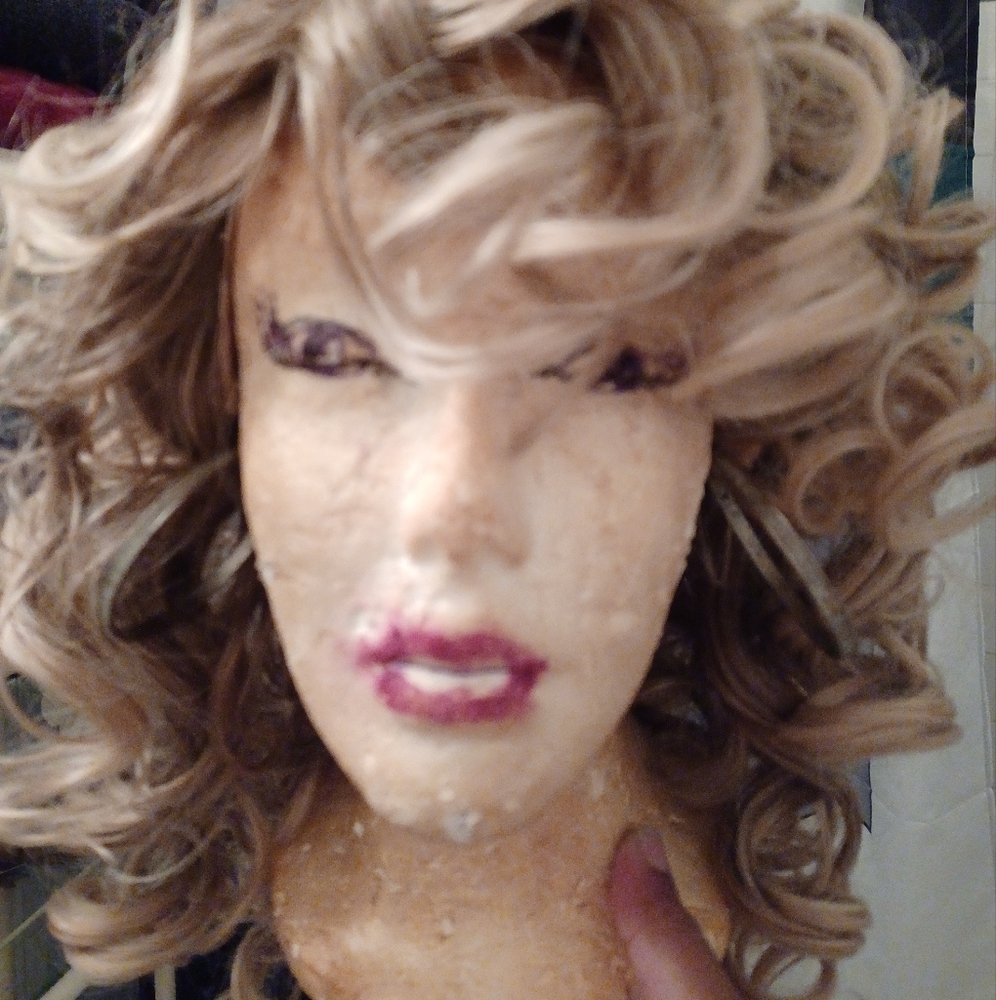 New Beautiful Blonde Wig